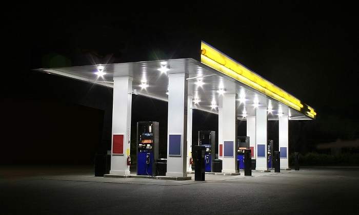 estacion-servicio-gasolinera-carretera-pixabay.jpg