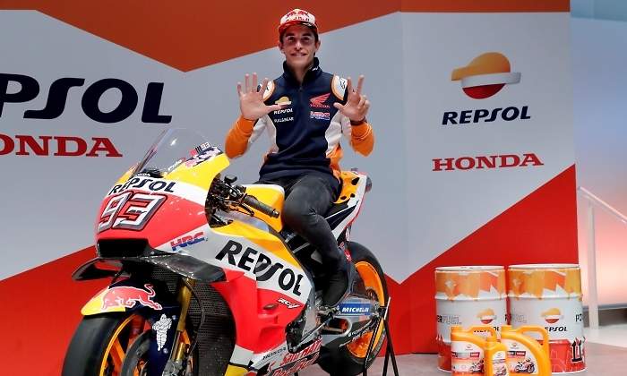 marc-marquez-celebra-espana-mundial-ocho-efe.jpg