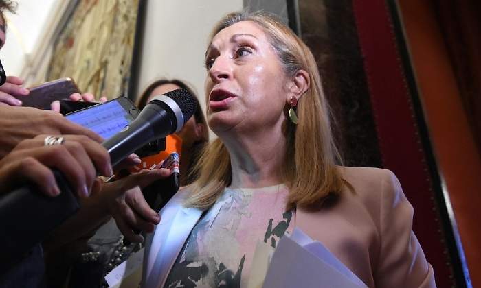 ana-pastor-congreso-24sep18-efe.jpg