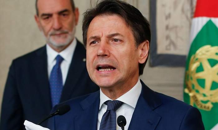 conte-giuseppe-habla-bandera.jpg