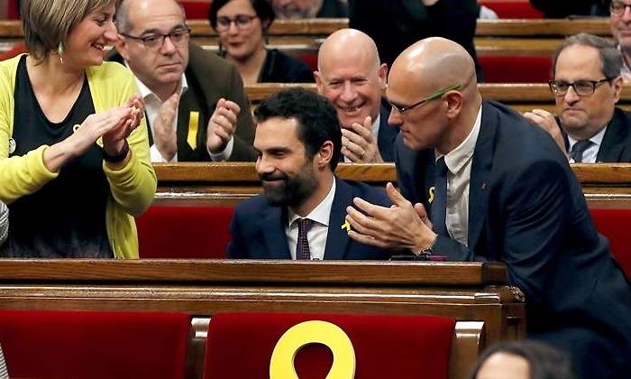 aplauso-torrent-parlament-efe.jpg