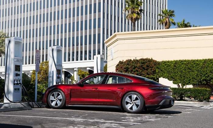 porsche-taycan