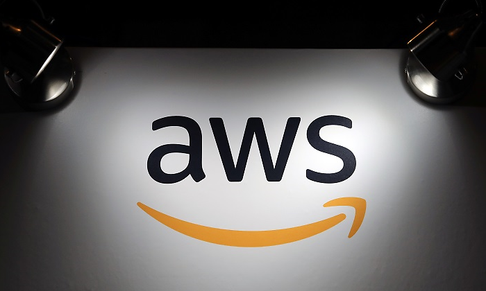 amazon-web-services-logotipo-reuters-770x420.png