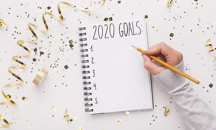 Libreta-con-una-lista-de-propositos-para-2020-iStock.jpg