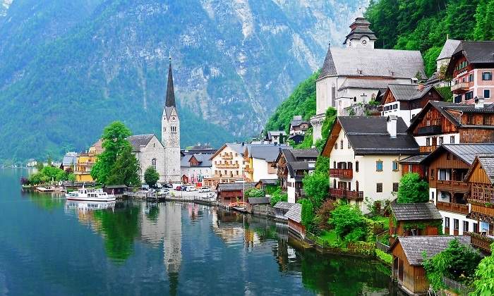 hallstatt-austria-dreamstime.jpg