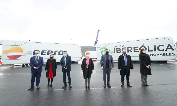 Acto en el puerto de Bilbao con el consejero delegado de Repsol Josu Jon Imaz el presidente del Grupo Iberelica Renovables Gregorio lvarez y la consejera de Desarrollo Econmico e Infraestructuras del Gobierno vasco Arantxa Tapia