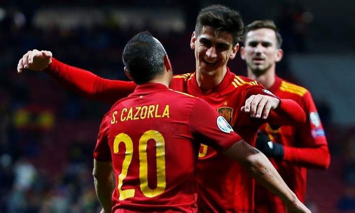 gerard-cazorla-celebran-espana-rumania-reuters.jpg