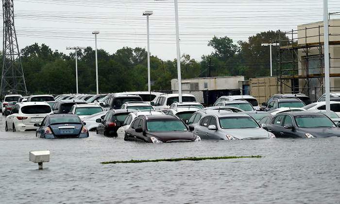 harvey-coche-inundacion-770.jpg