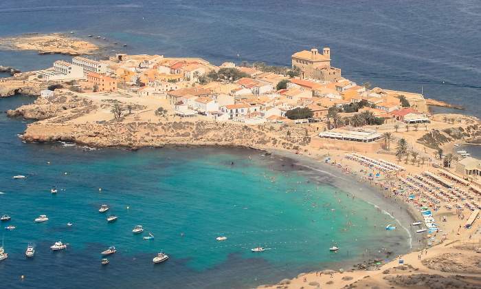 Isla-de-tabarca-dreamstime-2.jpg