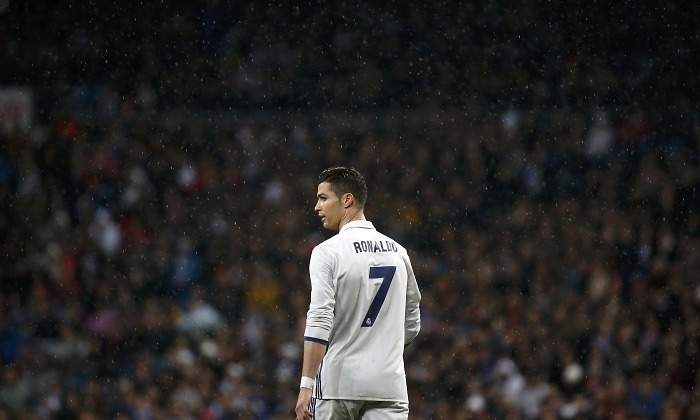 Cristiano-Ronaldo-publico-bernabeu-2017-reuters.jpg