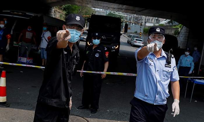 coronavirus-policia-china-reuters.jpg
