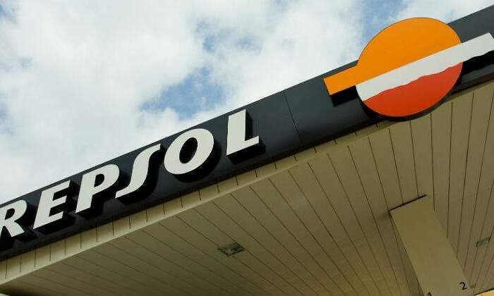 repsol-gasolinera-dreamstime.jpg