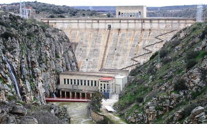 presa-ricobayo-commons.jpg