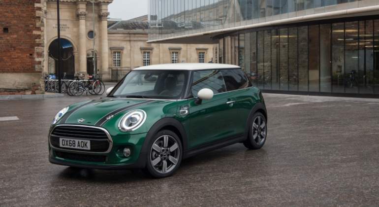 Mini Cooper.