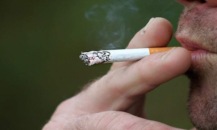 tabaco-hombre-fumando.jpg