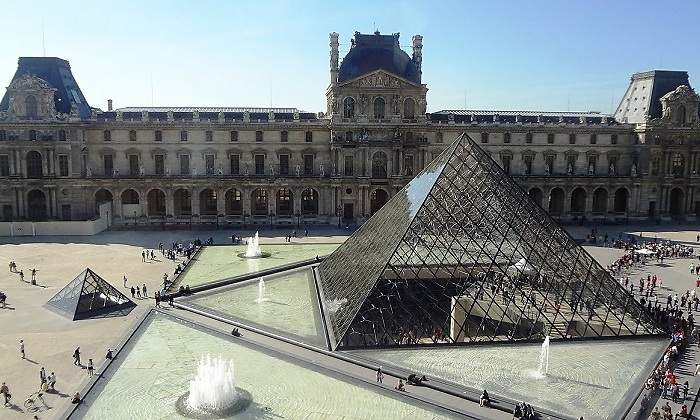 piramide-louvre-paris.jpg