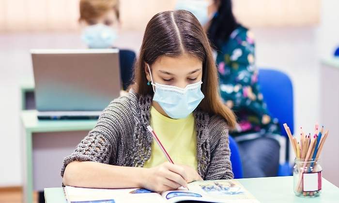 profesores-mascarilla-1.jpg