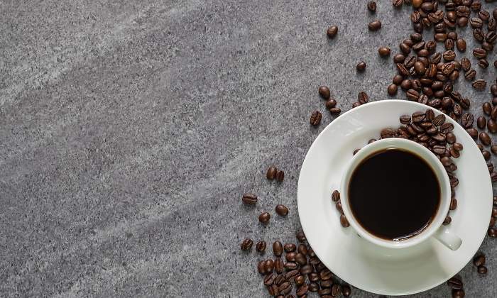 como-leer-la-etiqueta-del-cafe-como-un-experto-dreamstime.jpg