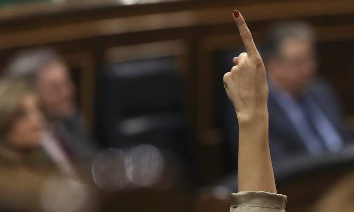 congreso-mano-efe.jpg