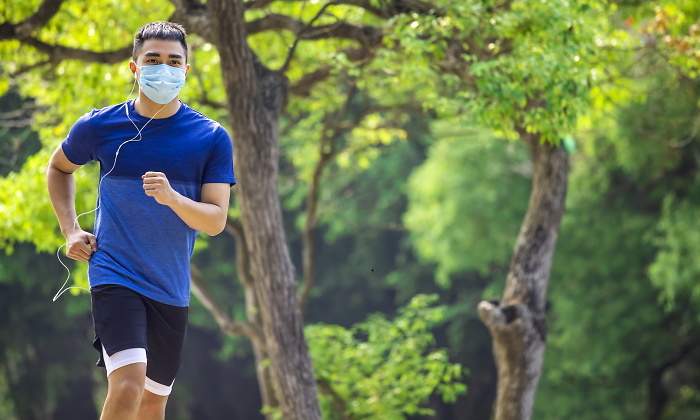 mascarilla-obligatoria-correr-ejercicio-perjudical-salud.jpg