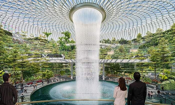 jewel-changi-airport-cascada-singapur.jpg