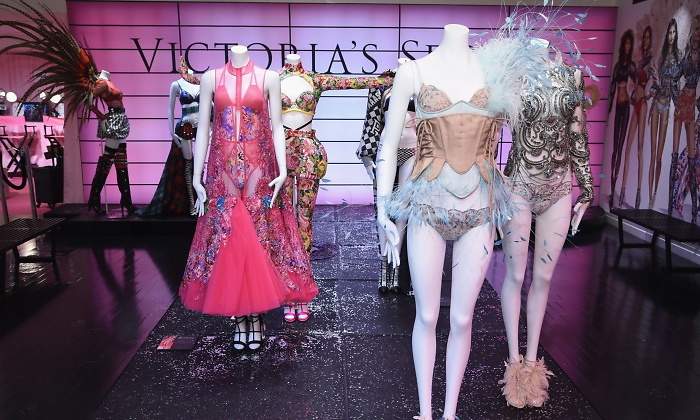 victoria-secret-l-brands-bloomberg.jpg
