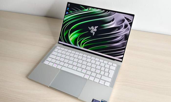 razer-book-6.jpg