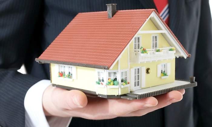 casa-mano-dreamstime.jpg