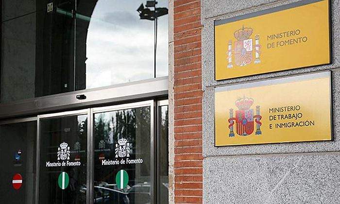 ministerio-fomento-trabajo-inmigracion-770.jpg