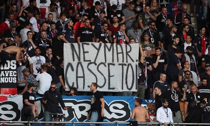 neymar-pancarta-insulto-psg-reuters.jpg
