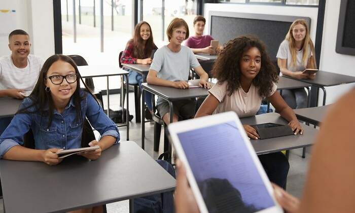 chicas-jovenes-en-clase.jpg