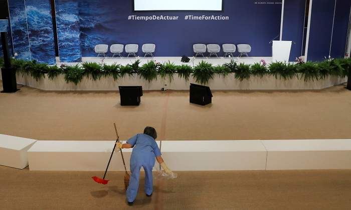 ifema-limpieza-reuters.jpg