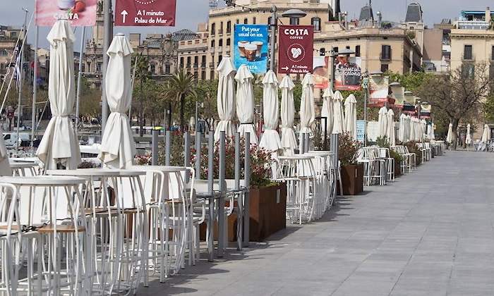 restaurante-terraza-vacia-playa-coronavirus-770-efe.jpg