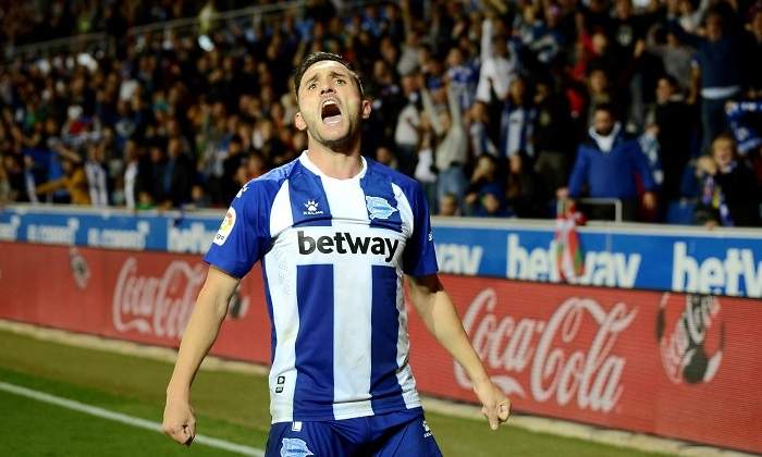 lucas-perez-celebra-alaves-atletico-efe.jpg