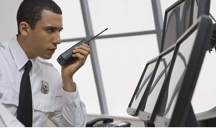 Guardia-de-seguridad-en-su-puesto-Thinstock-770-x-420.jpg