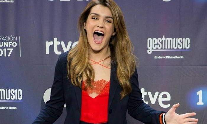 amaia-montero-nueva-era-pechos-770.jpg