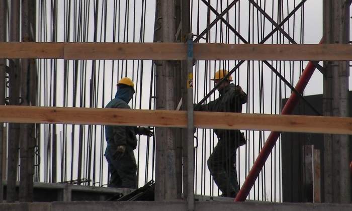 trabajadores-construccion-obra-dreamstime.jpg