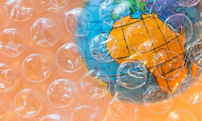 Planeta-con-burbujas-de-plastico.jpg