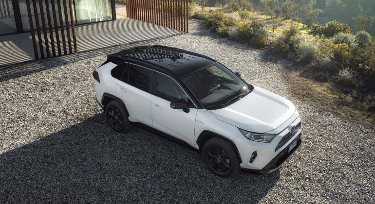 Nuevo Toyota RAV4 bicolor.