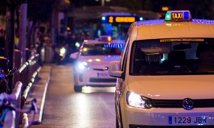taxi-madrid-noche-dreams.jpg