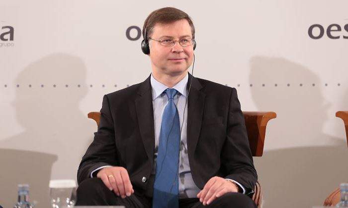 dombrovskis-valdis-agora-770.jpg