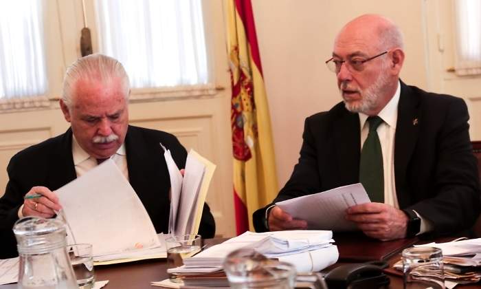 navajas-maza-fiscales-elisa-senra.jpg