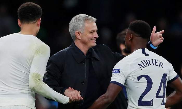 mourinho-sonrie-tottenham-champions-efe.jpg