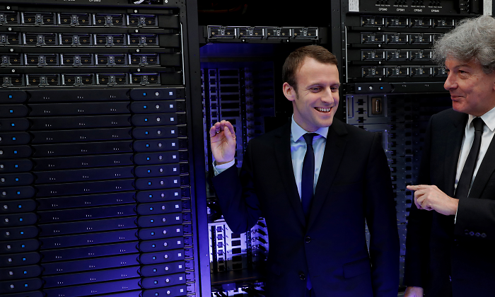 atos-supercomputer-macron-breton.png