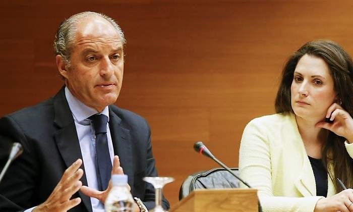 camps-comision-cortes-valencianas-efe.jpg