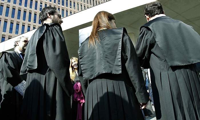 abogados_toga.jpg