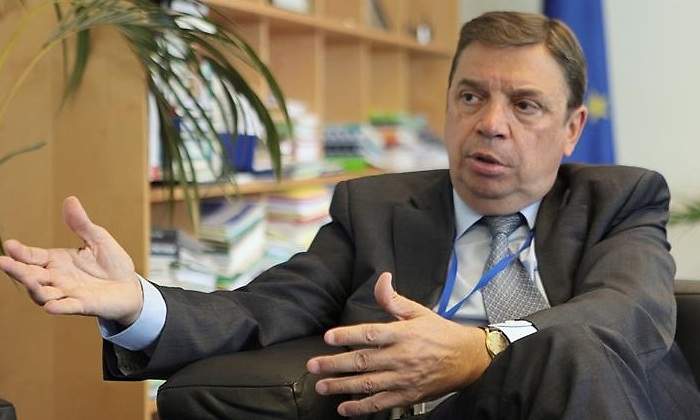 luis-planas-manos.jpg