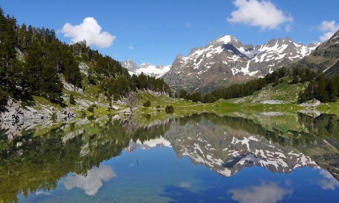 benasque-valle-dreamstime.jpg