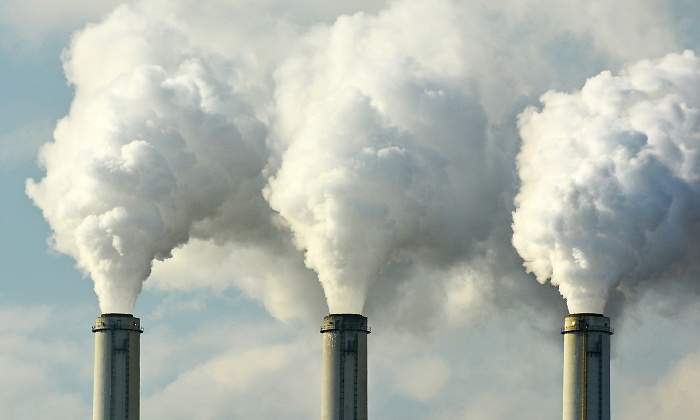 770-420-petroleo-industria-chimeneas-humo-dreamstime.jpg
