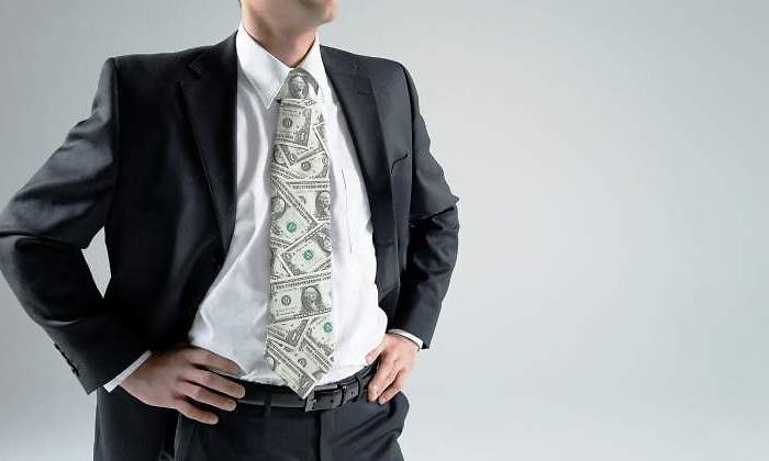 directivo-ejecutivo-ceo-empresa-dinero-salario-millonario-getty.jpg